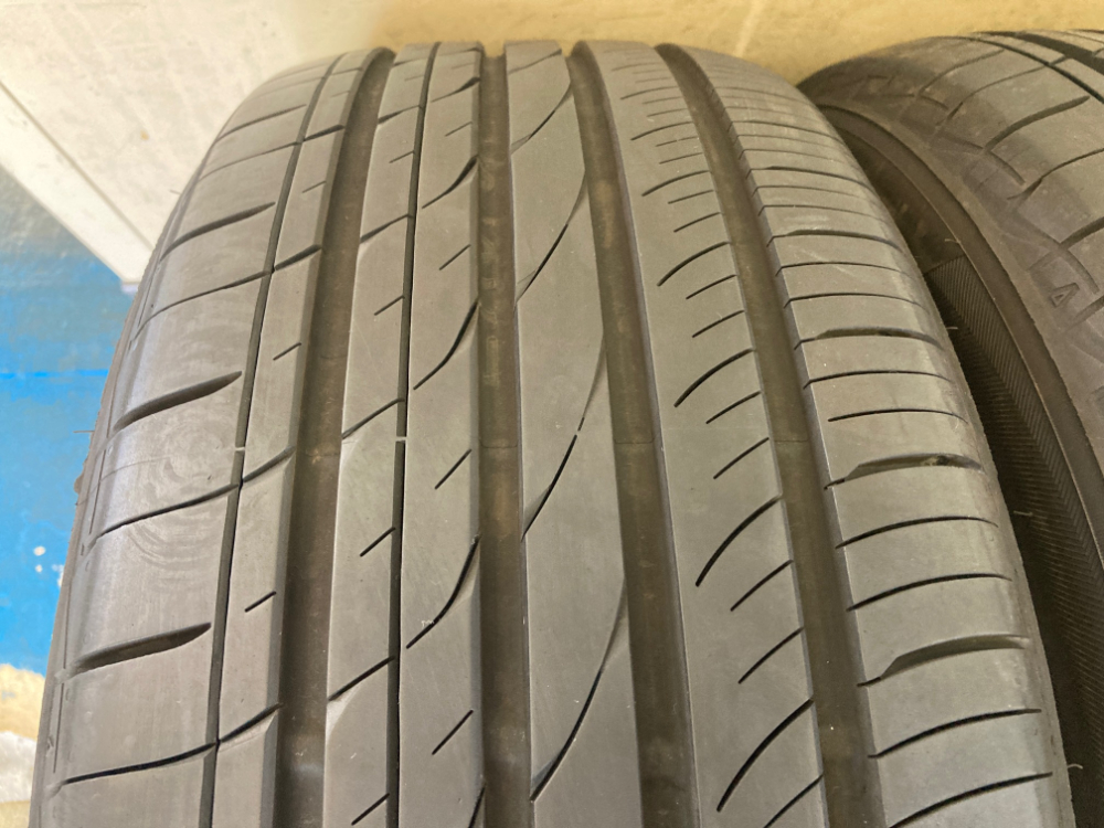 完売)(中古タイヤ)極上品 2023年製☆235/55R18 100V TOYO PROXES